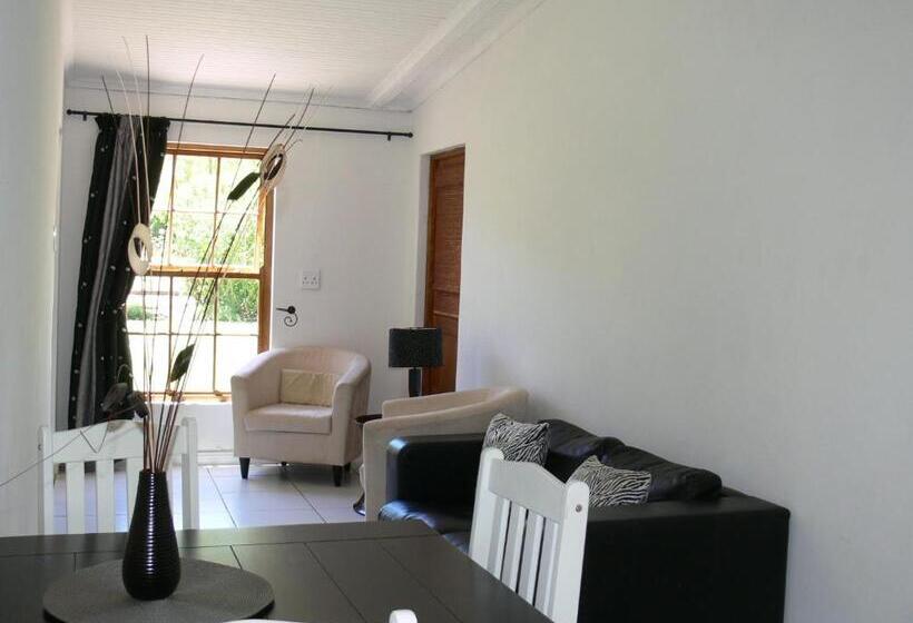 Номер Superior Вид на Сад, Orange Ville Lodge & Guesthouse