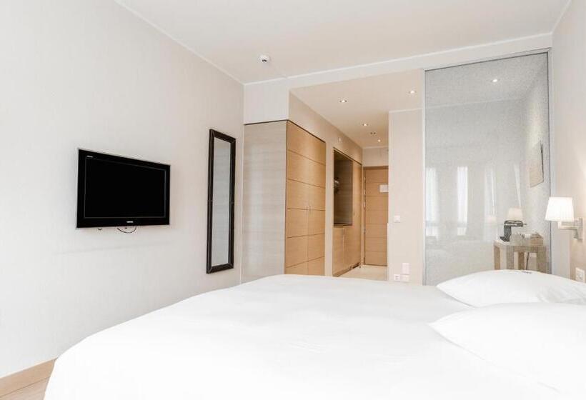 استودیوی سوپریور, Starling Hôtel Résidence Genève