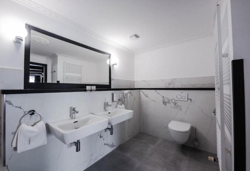 اتاق لوکس, Villa Conti