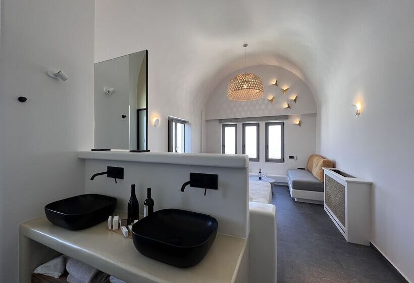 Deluxe Suite Sea View, Elements Cozy Suites