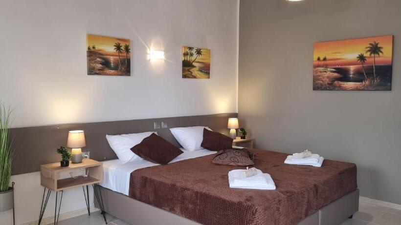 اتاق استاندارد با چشمانداز استخر, Secret Garden