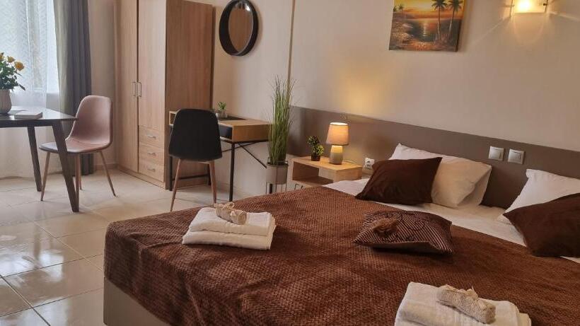 اتاق استاندارد با چشمانداز استخر, Secret Garden