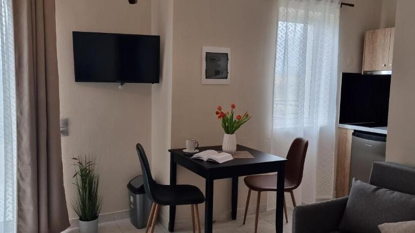 اتاق لوکس, Secret Garden