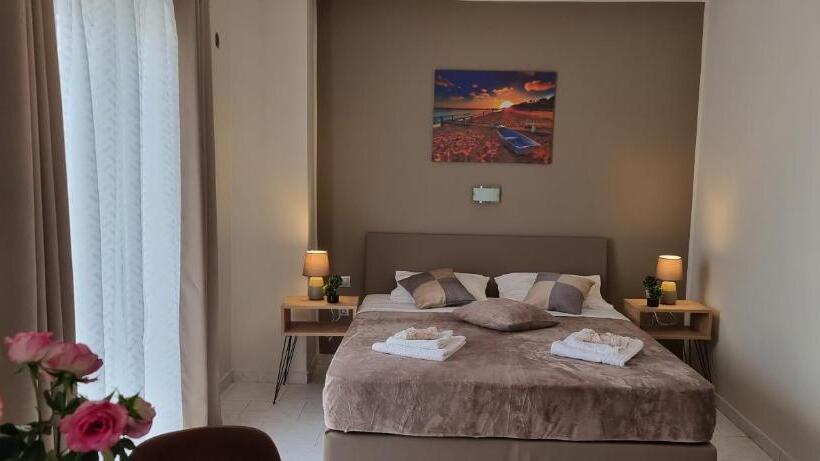 اتاق لوکس, Secret Garden