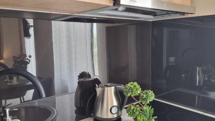 اتاق لوکس, Secret Garden