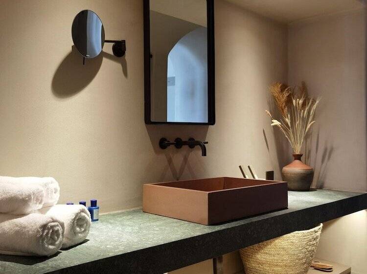 غرفة سوبيريور مطلّة علي البحر, Nos Hotel & Villas