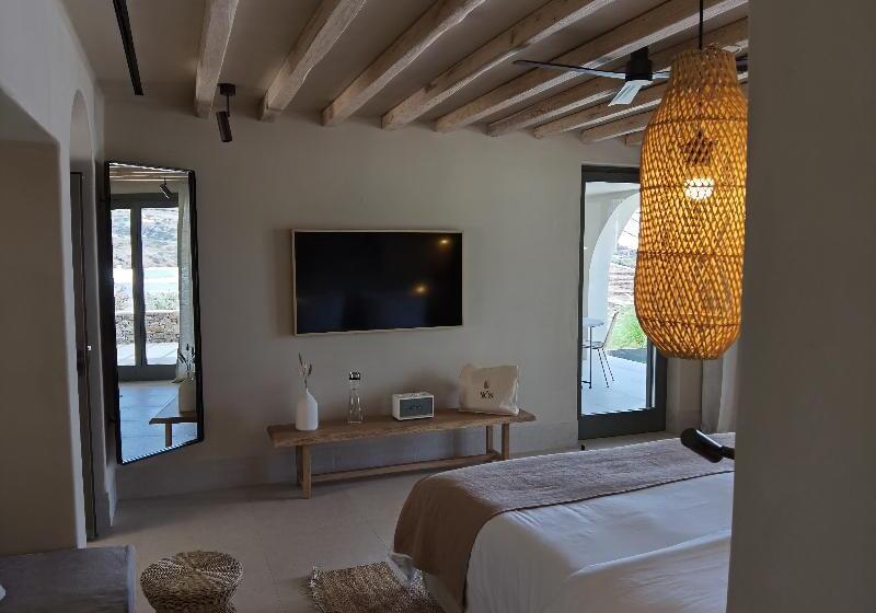 جناح جونيور مطلّ علي البحر, Nos Hotel & Villas