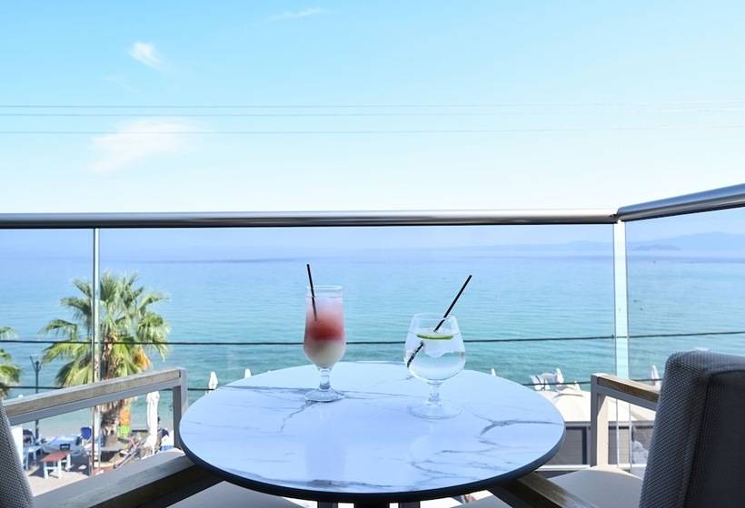 سوییت جونیور با چشم‌انداز دریا, Emily S Luxury Suites