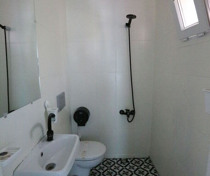 חדר אקונומי, Lavender Otel