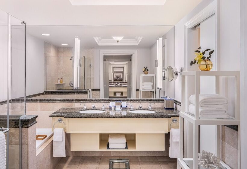 キングサイズベッドのジュニアスイート, Yacht Club At The Boca Raton Resort