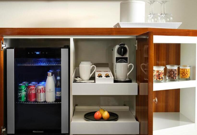 جناح جونيور سرير ملكى, Yacht Club At The Boca Raton Resort