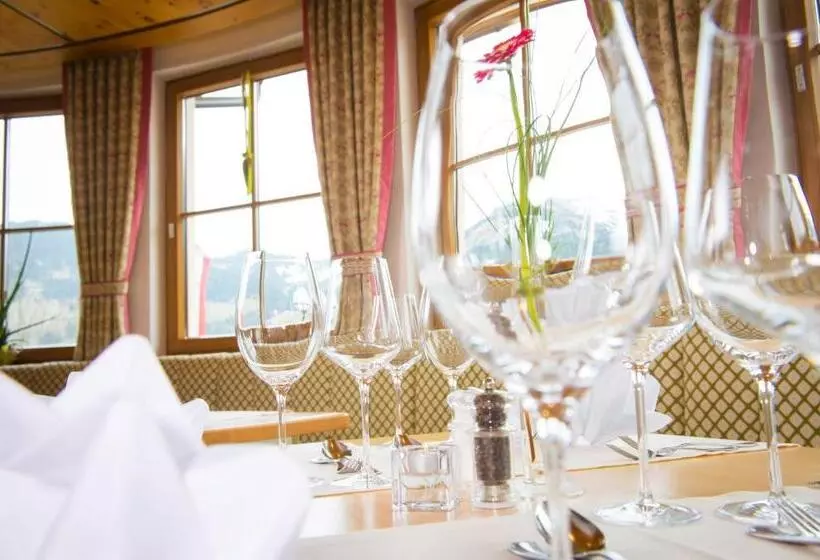 バルコニー付きスタンダードトリプルルーム, Berghotel Alpenklang