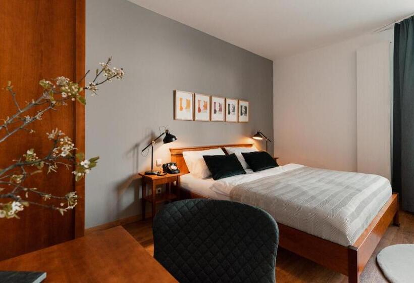 豪华房间, Esplanade