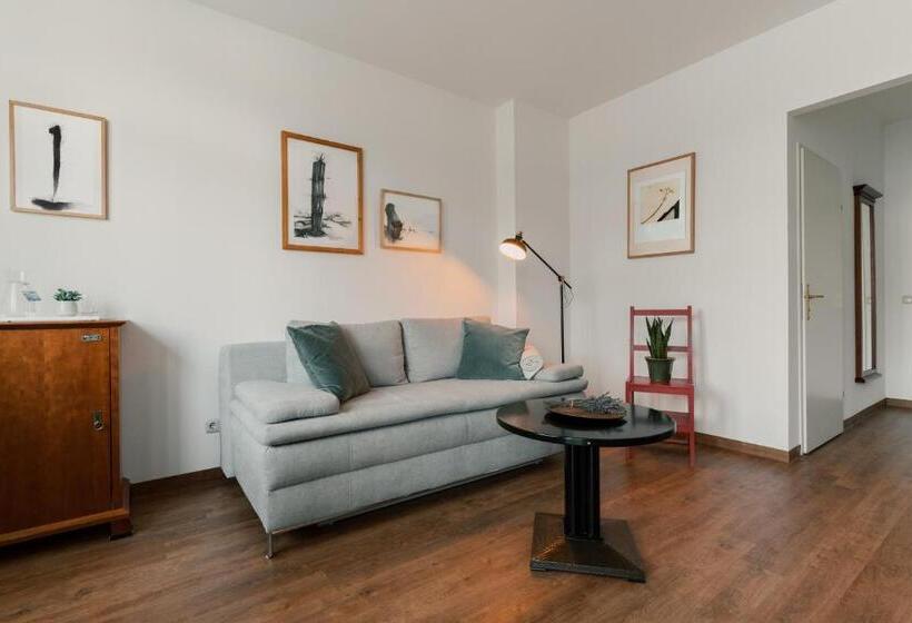 豪华房间, Esplanade