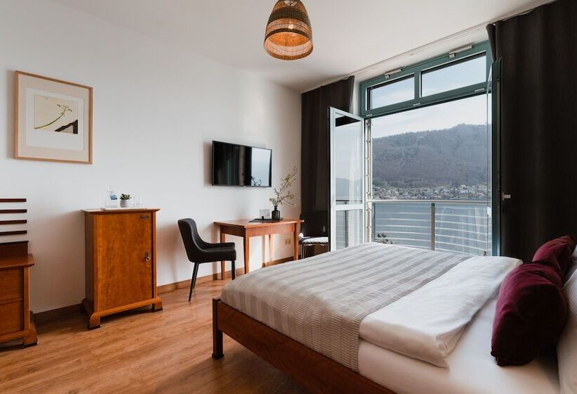 标准间带湖景, Esplanade