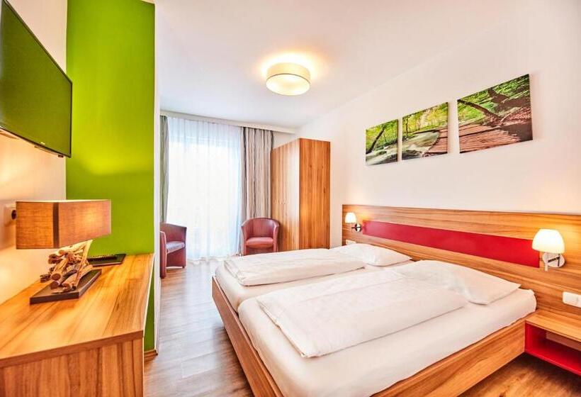 标准间, Leonfeldner Hof