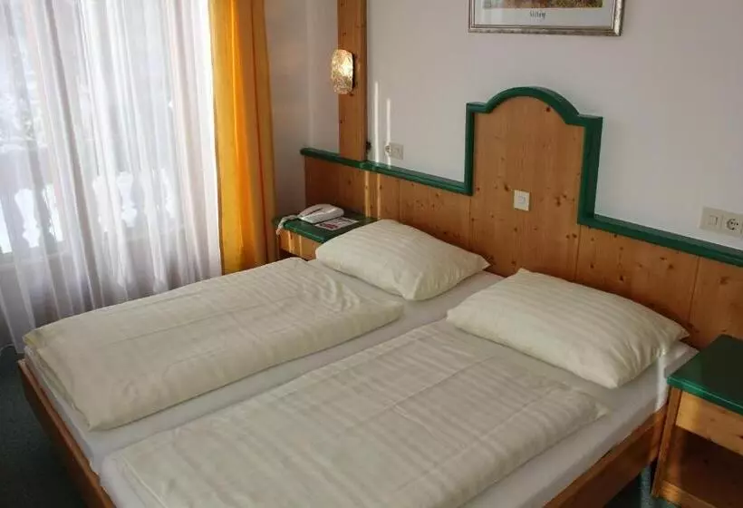 Economy-huone, Lohninger Schober