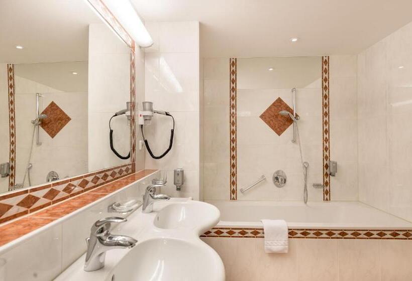 山の見えるジュニアスイート, Olympia