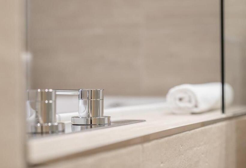 バルコニー付きスタンダードルーム, Olympia