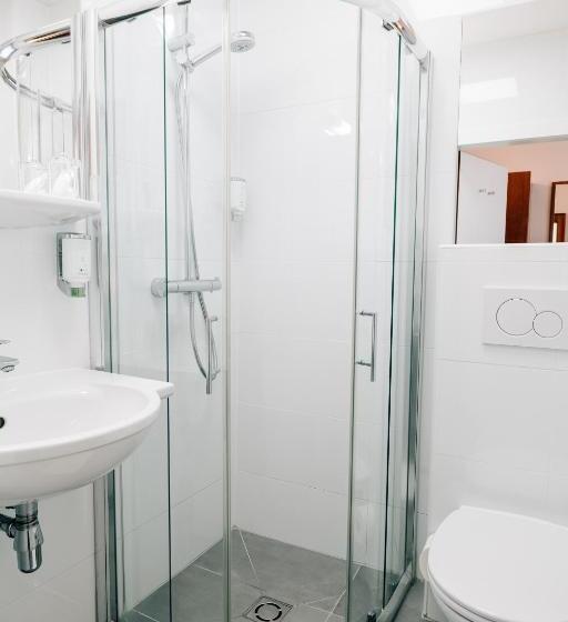 חדר משפחתי, Römerstube