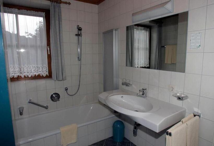 غرفة قياسية ثلاثية, Sonne