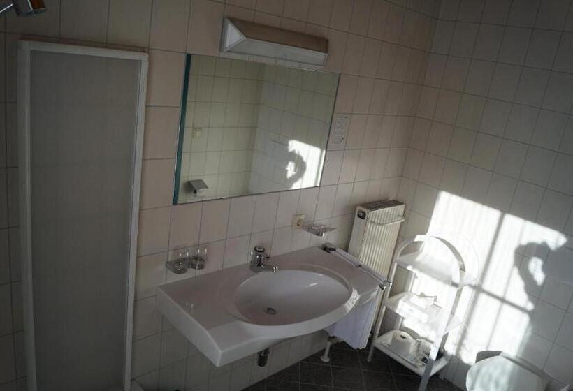 غرفة قياسية, Sonne