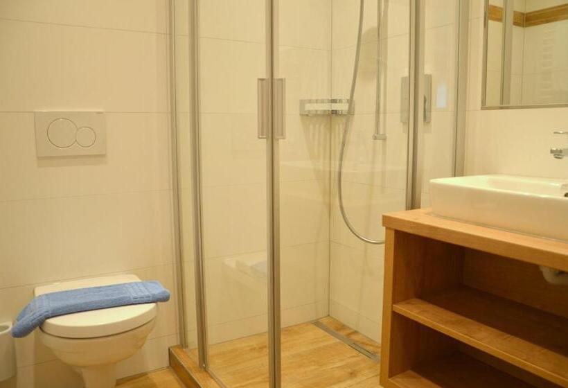 バルコニー付きシングルスタンダードルーム, Sonnenhof Walchsee