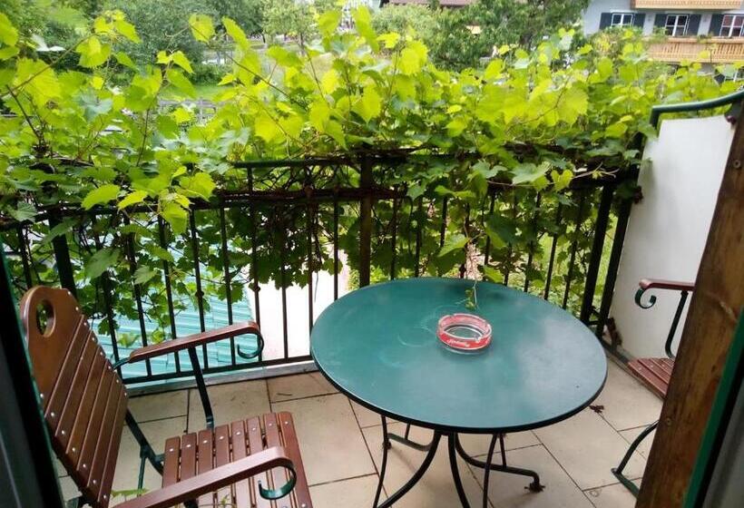 غرفة كلاسيكية ثلاثية, Torrenerhof