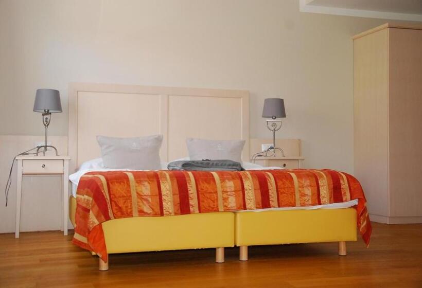 Полулюкс, Winzerhotel Gumpoldskirchen