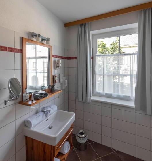 Полулюкс, Winzerhotel Gumpoldskirchen