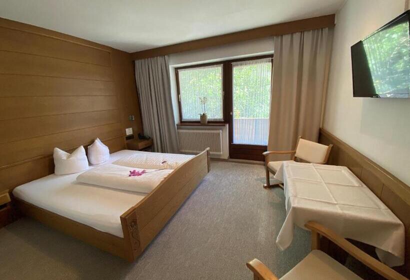 اتاق استاندارد با چشم‌انداز کوهستان, Zirbenhof