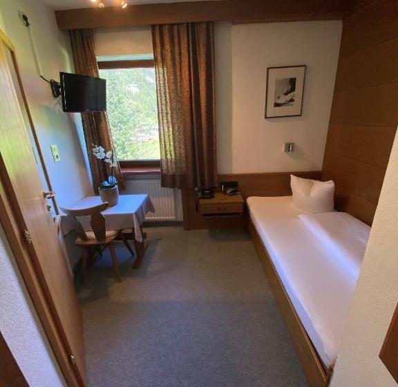 اتاق استاندارد یک نفره, Zirbenhof