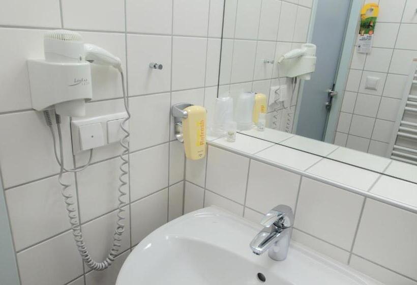 غرفة قياسية ثلاثية, Jufa Hotel St Michael Im Lungau