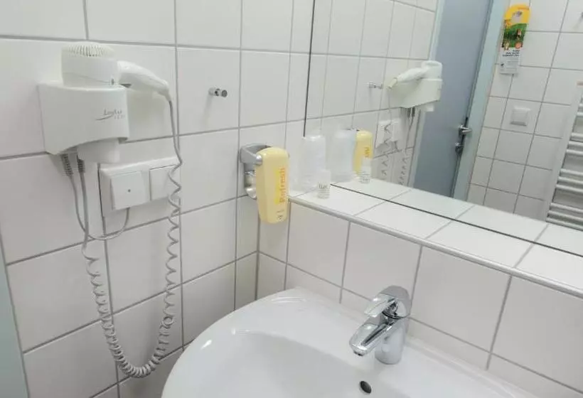 スタンダードトリプルルーム, Jufa Hotel St Michael Im Lungau