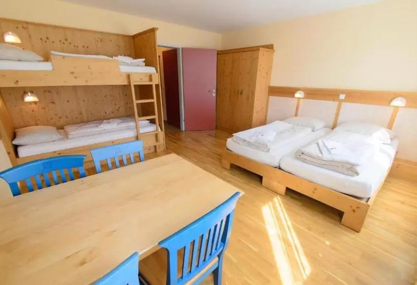 スタンダード４人部屋, Jufa Hotel St Michael Im Lungau