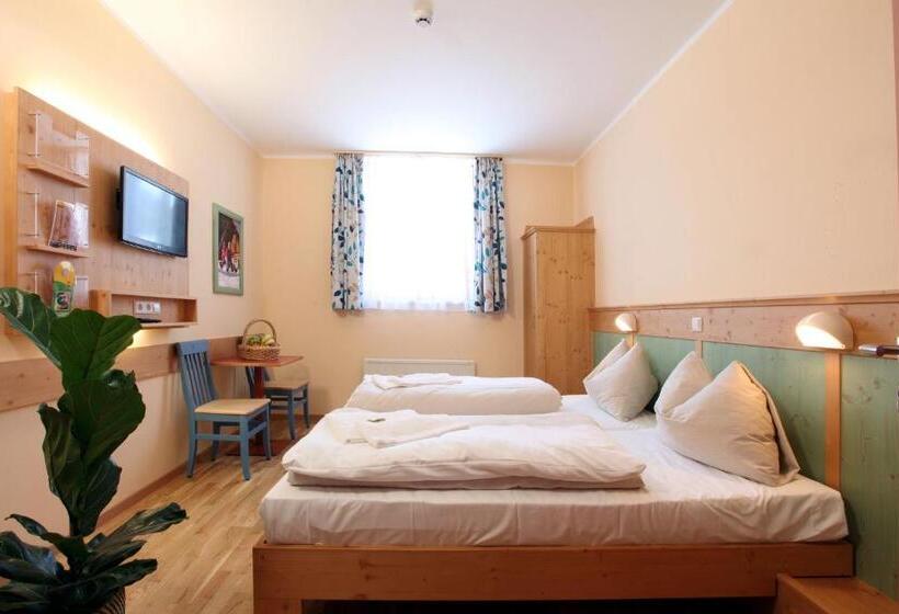 غرفة قياسية رباعية, Jufa Hotel St Michael Im Lungau