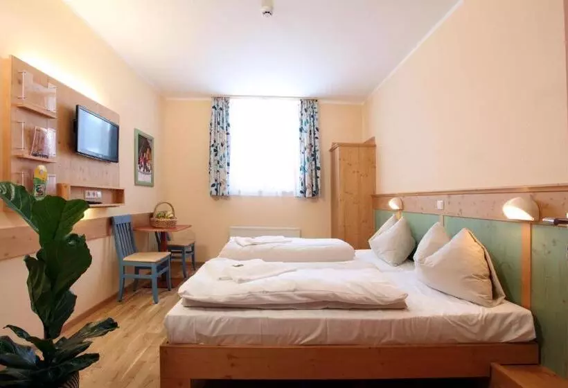 スタンダード４人部屋, Jufa Hotel St Michael Im Lungau