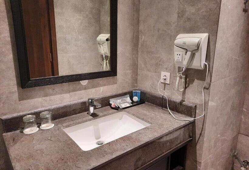 수피리어 룸, Suni Hotel And Convention Abepura Managed By Parkside