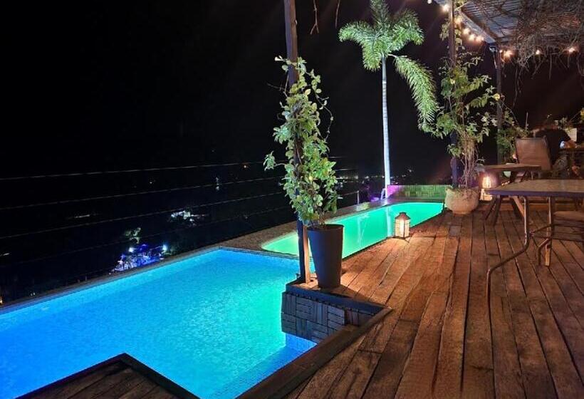 غرفة سوبيريور عائلية, Roof Top Hotel Xilitla