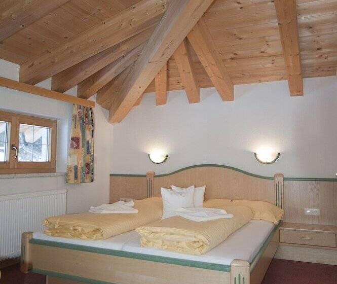 带3个卧室的公寓, Apart Alpina