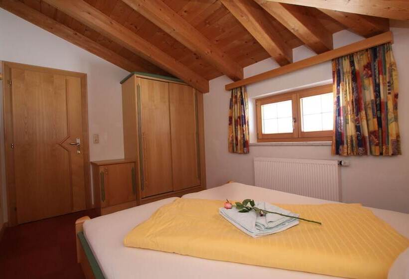 带3个卧室的公寓, Apart Alpina