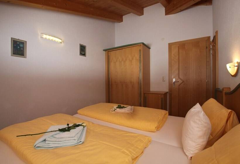 带3个卧室的公寓, Apart Alpina