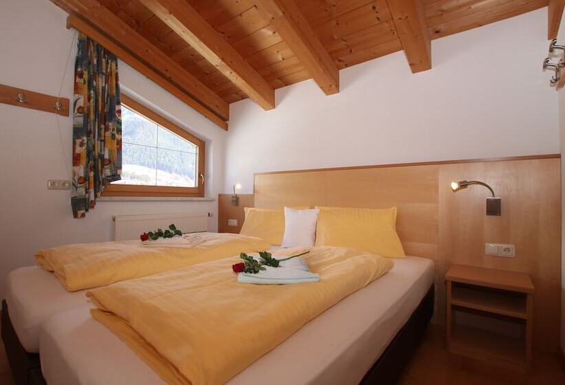 带3个卧室的公寓, Apart Alpina