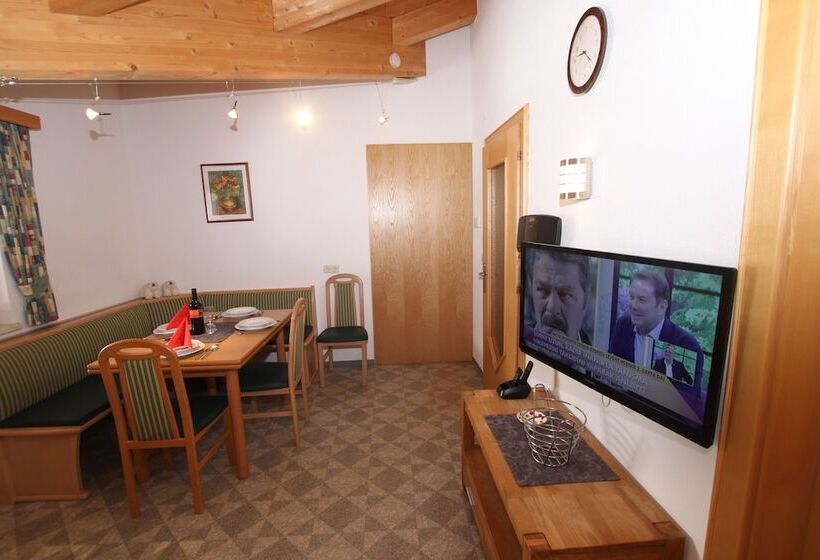 带3个卧室的公寓, Apart Alpina