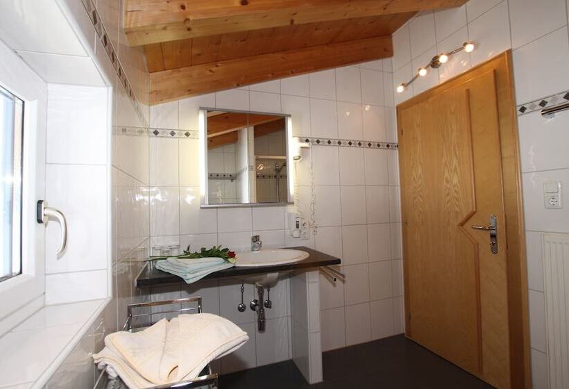 Huoneisto 3 Makuuhuonetta, Apart Alpina