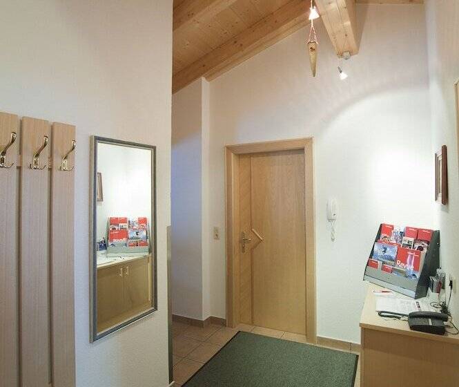 带3个卧室的公寓, Apart Alpina