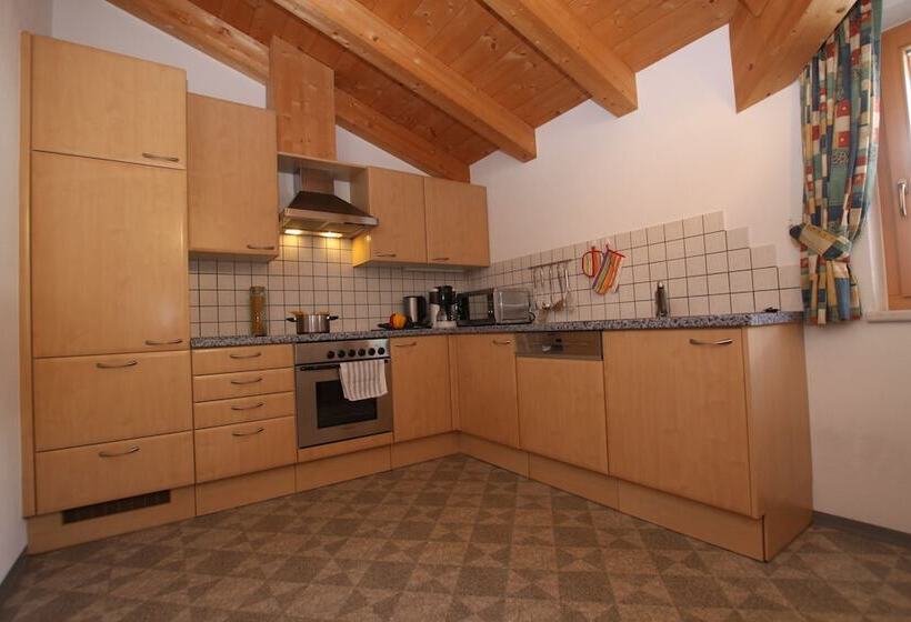 带3个卧室的公寓, Apart Alpina