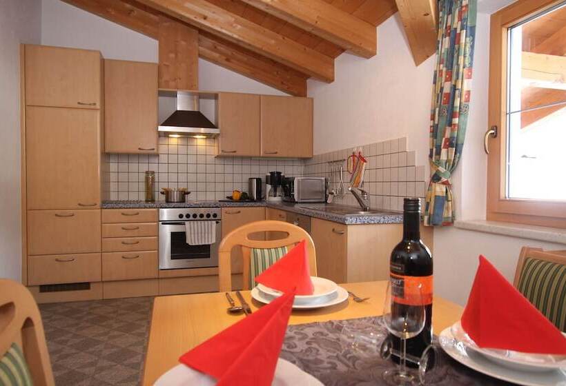 带3个卧室的公寓, Apart Alpina