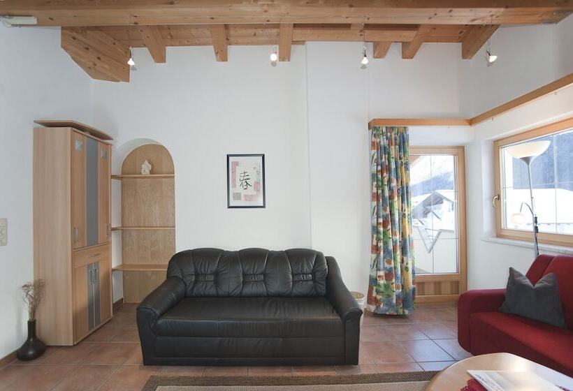 带3个卧室的公寓, Apart Alpina