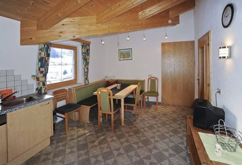 带3个卧室的公寓, Apart Alpina